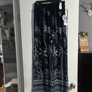 Elegant Black and White Palm Print Swim Coverup set